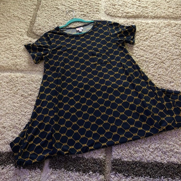 LuLaRoe Dresses & Skirts - Lularoe S Carly